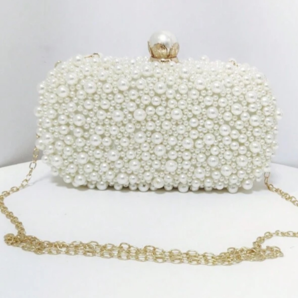 Simone - Pearl Hand Clutch - Picture 3 of 11